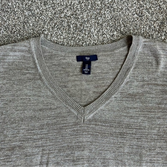 Gap Silver/Gold Metallic V-neck Long Sleeve Sweater, Size Small - Picture 3 of 7